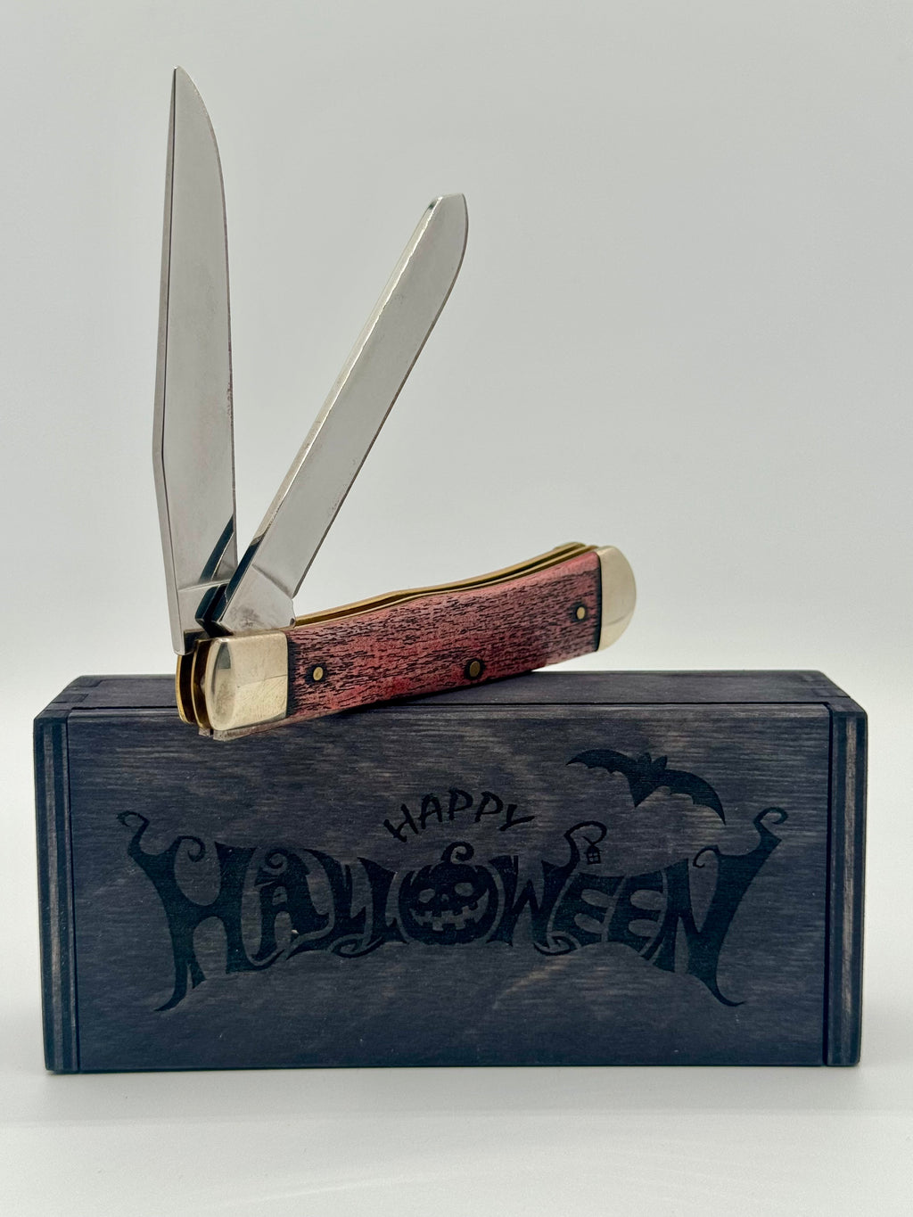 Case XX 10614 Halloween Color Wash Orange Trapper — back side on Case box