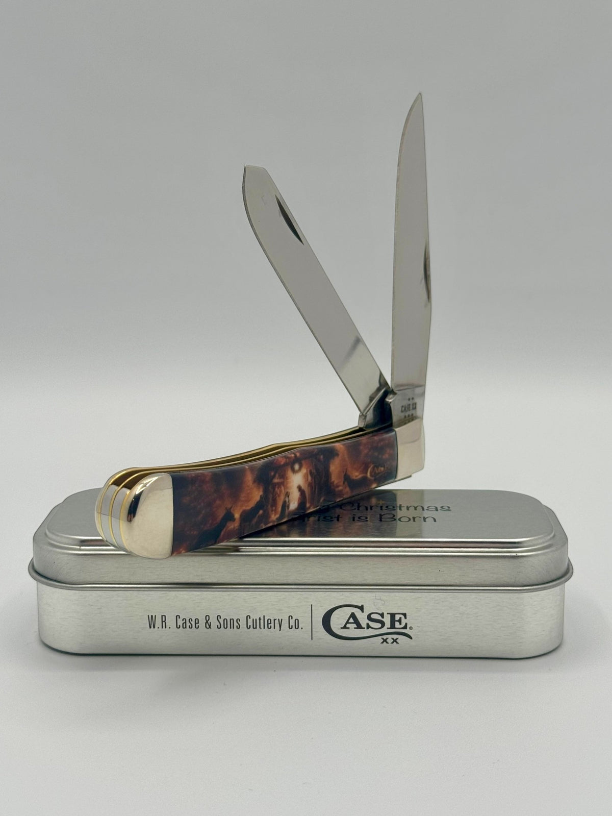 Case XX 10643 2025 Christmas CCI White Synthetic Trapper — blade detail on Case box