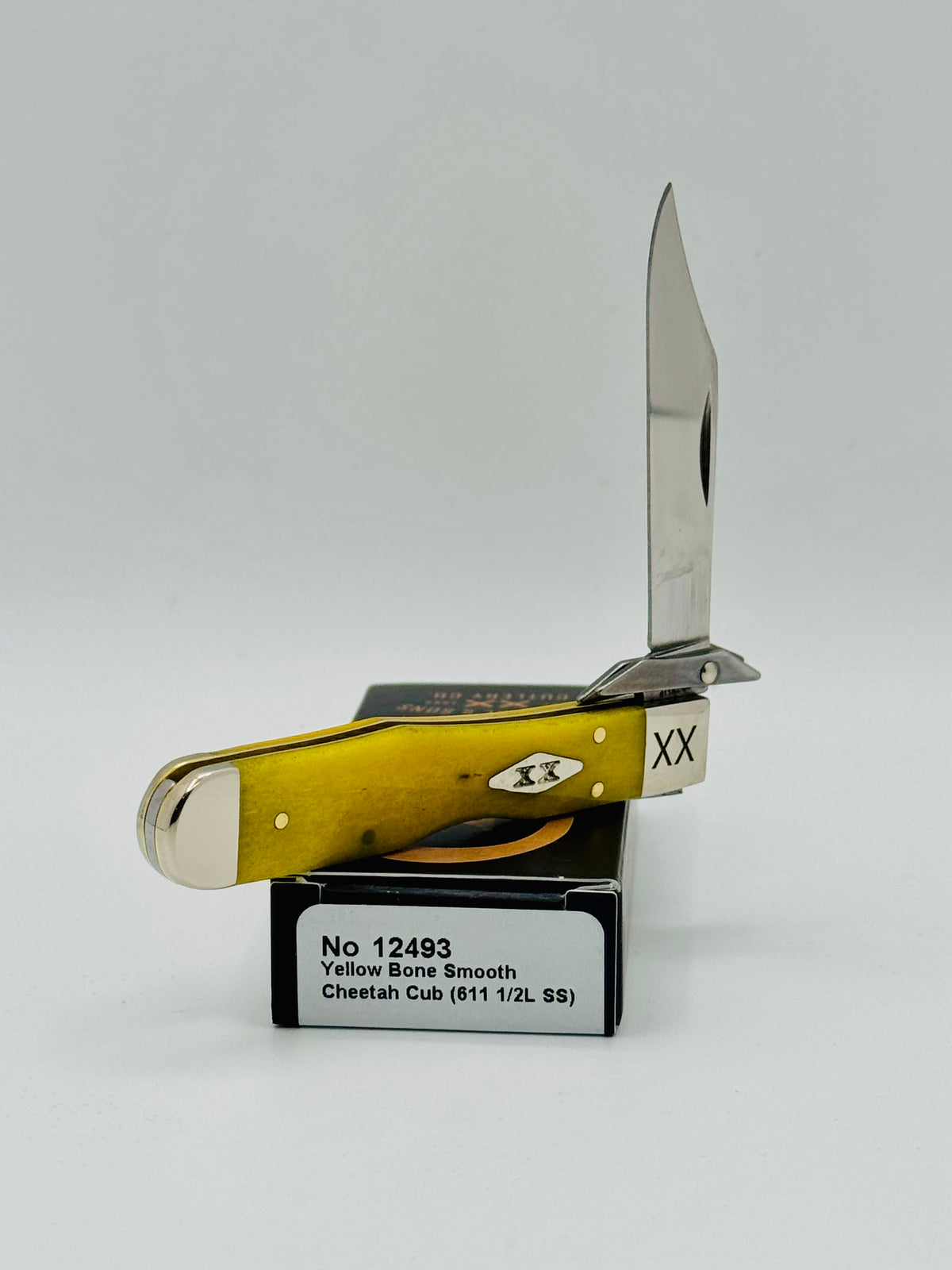 Case XX 12493 Yellow Smooth Bone Cheetah Cub Diamond Shield SFO — photo 3