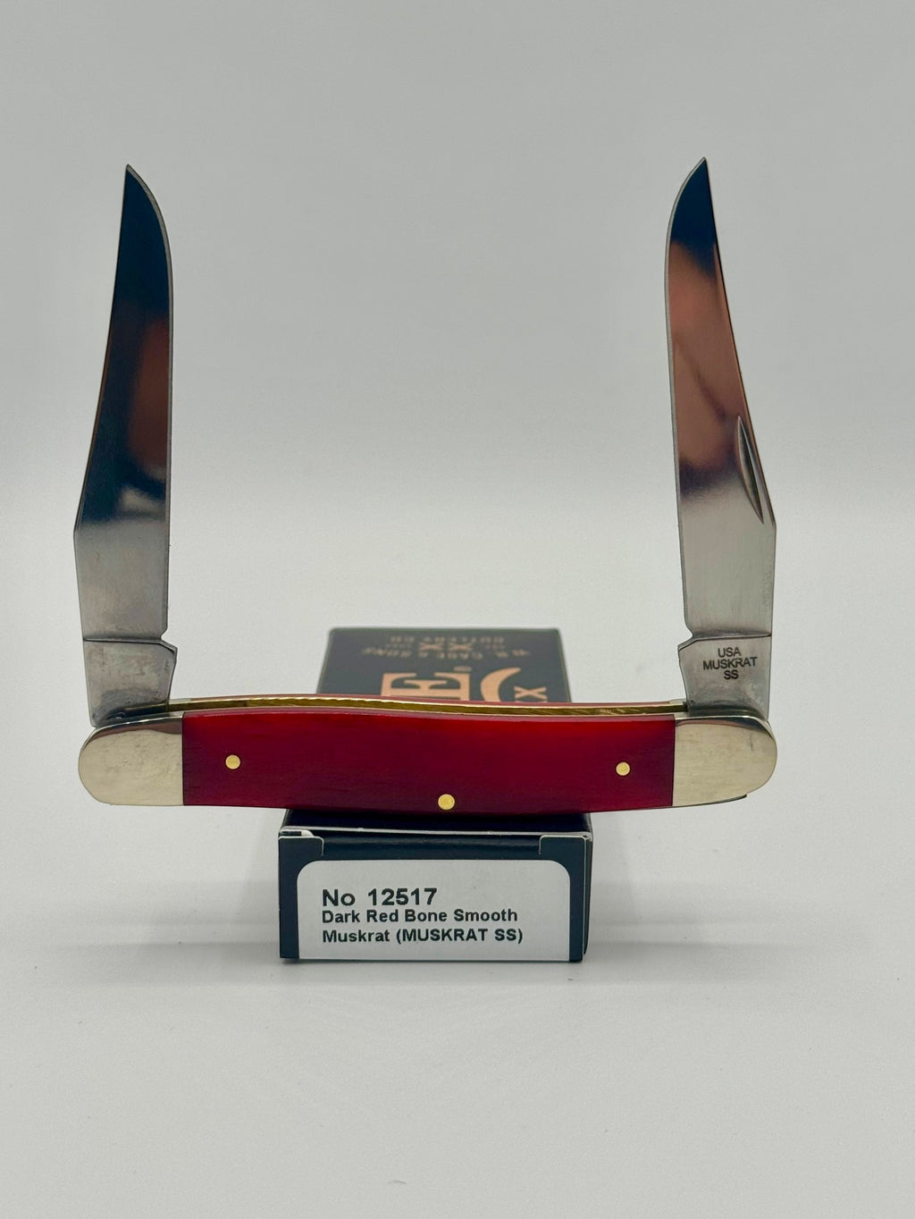Case XX 12517 Smooth Red Bone Muskrat — angled open view