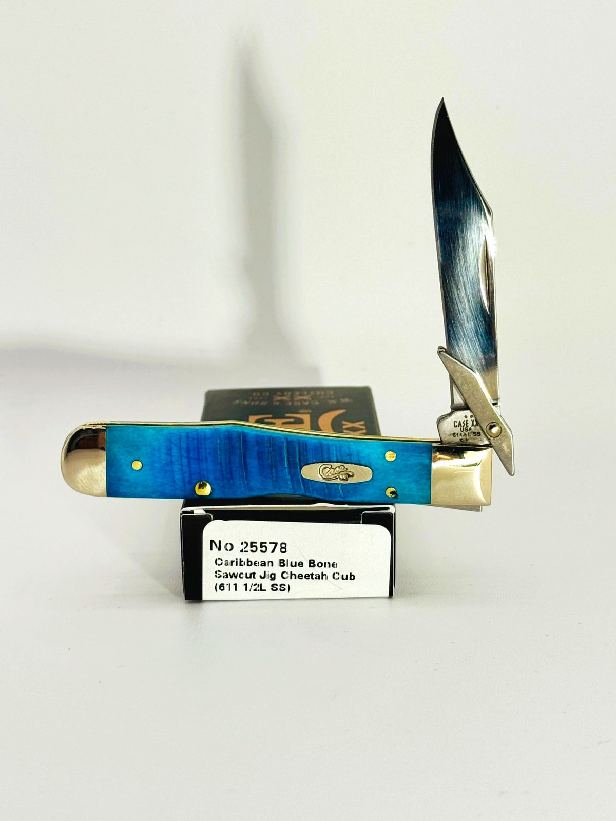 Case XX 25578 Caribbean Blue sawcut bone Cheetah Cub, photo 1