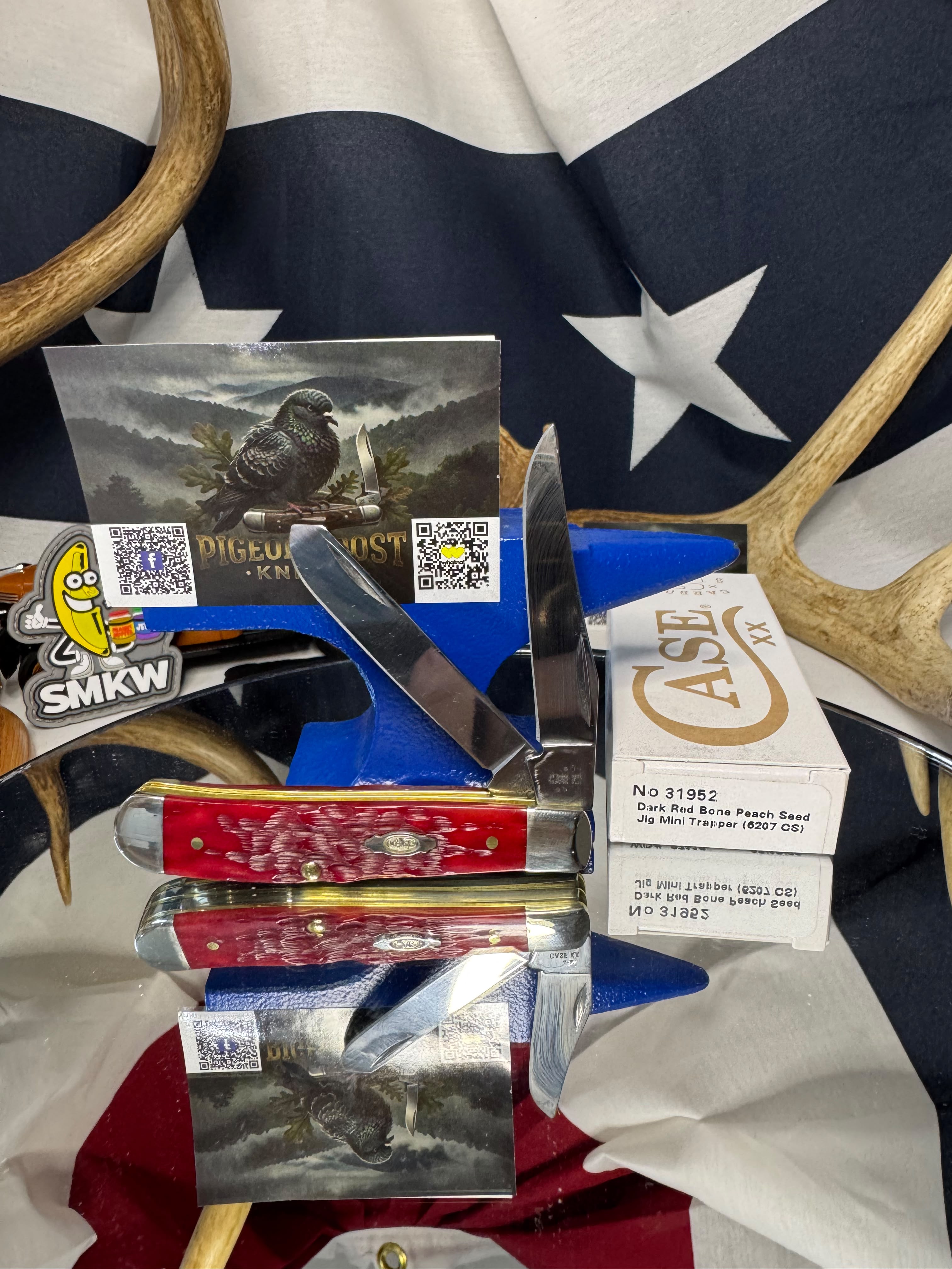 Case XX 31952 – Dark Red Bone Peach Seed Jig Mini Trapper