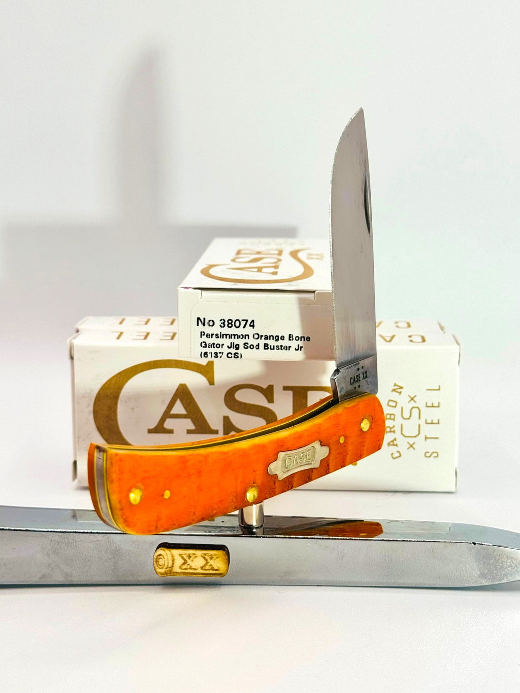 Case XX 38074 persimmon orange Gator Jig bone Sod Buster Jr., photo 3