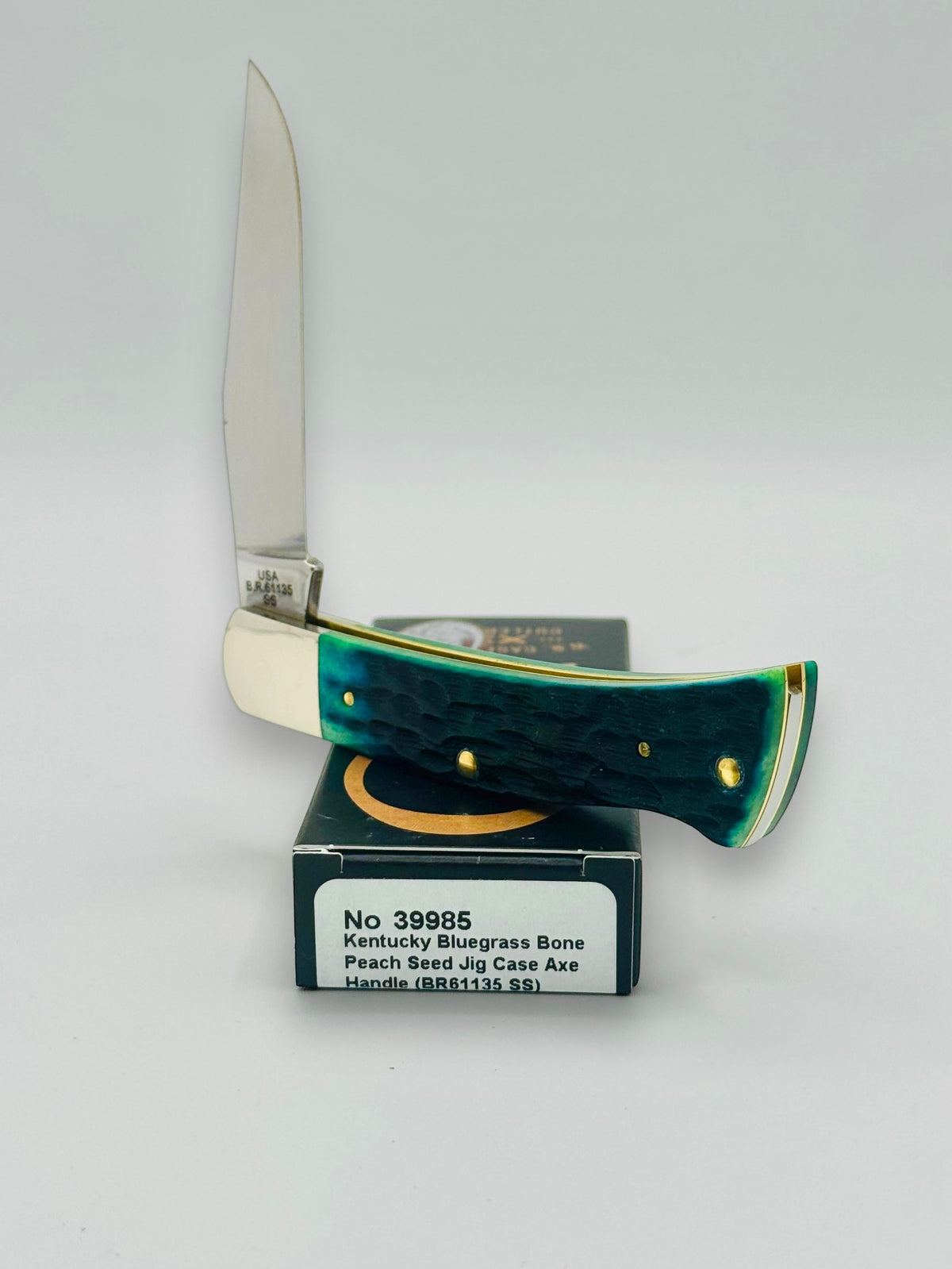 Case XX 39985 Axe Handle Kentucky Bluegrass Bone — handle and shield detail