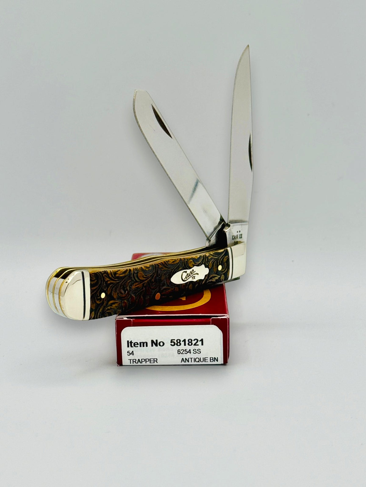 Case XX 581821 leather tooled antique bone Trapper, photo 3