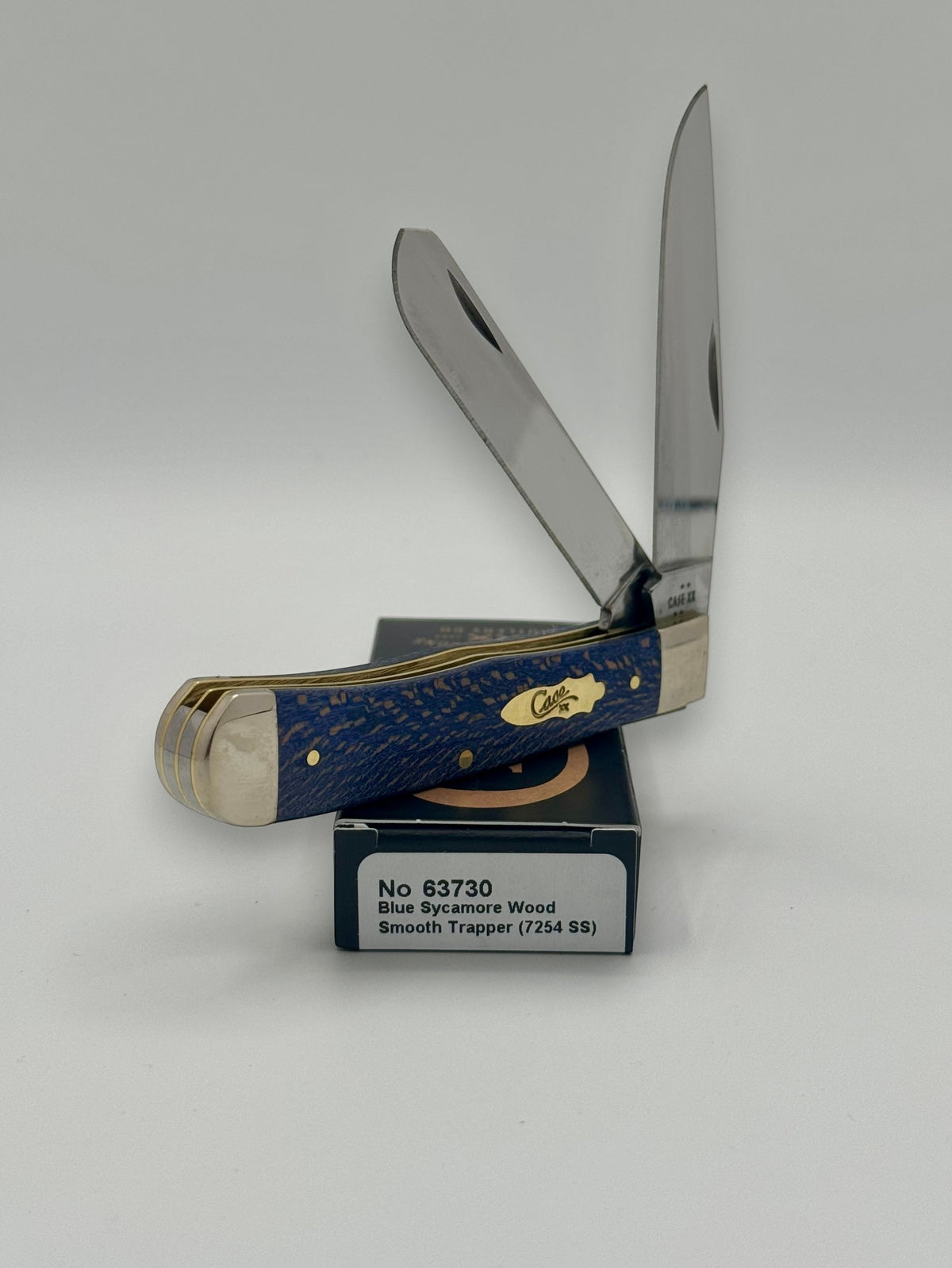 Case XX 63730 Blue Sycamore Trapper — blade detail on Case box