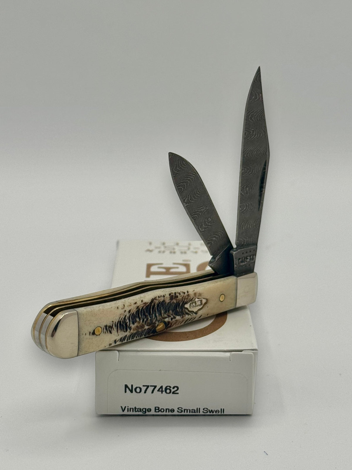 Case XX 77462 Vintage Bone Swell Center Jack — blade detail on Case box