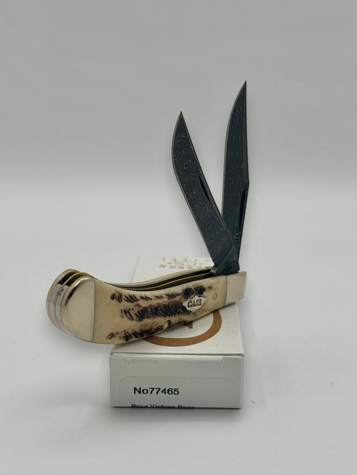 Case XX 77465 Vintage Bone Small Saddlehorn — blade detail on Case box