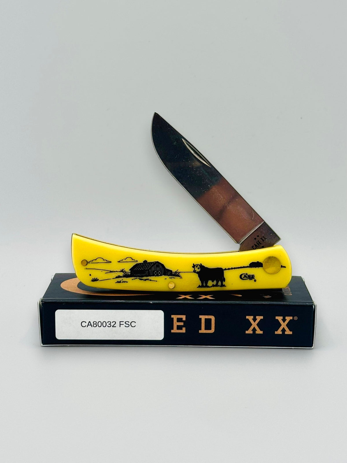Case XX 80032FSC Farm Series Cow Yellow Synthetic Sod Buster Jr