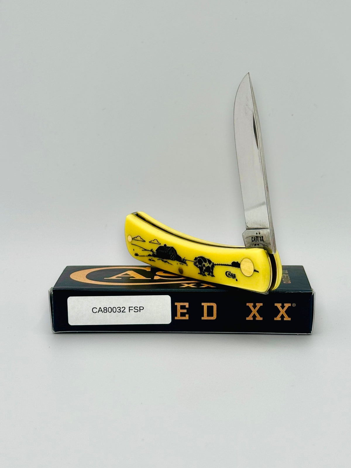 Case XX 80032FSP Farm Series Pig Yellow Synthetic Sod Buster Jr — photo 2