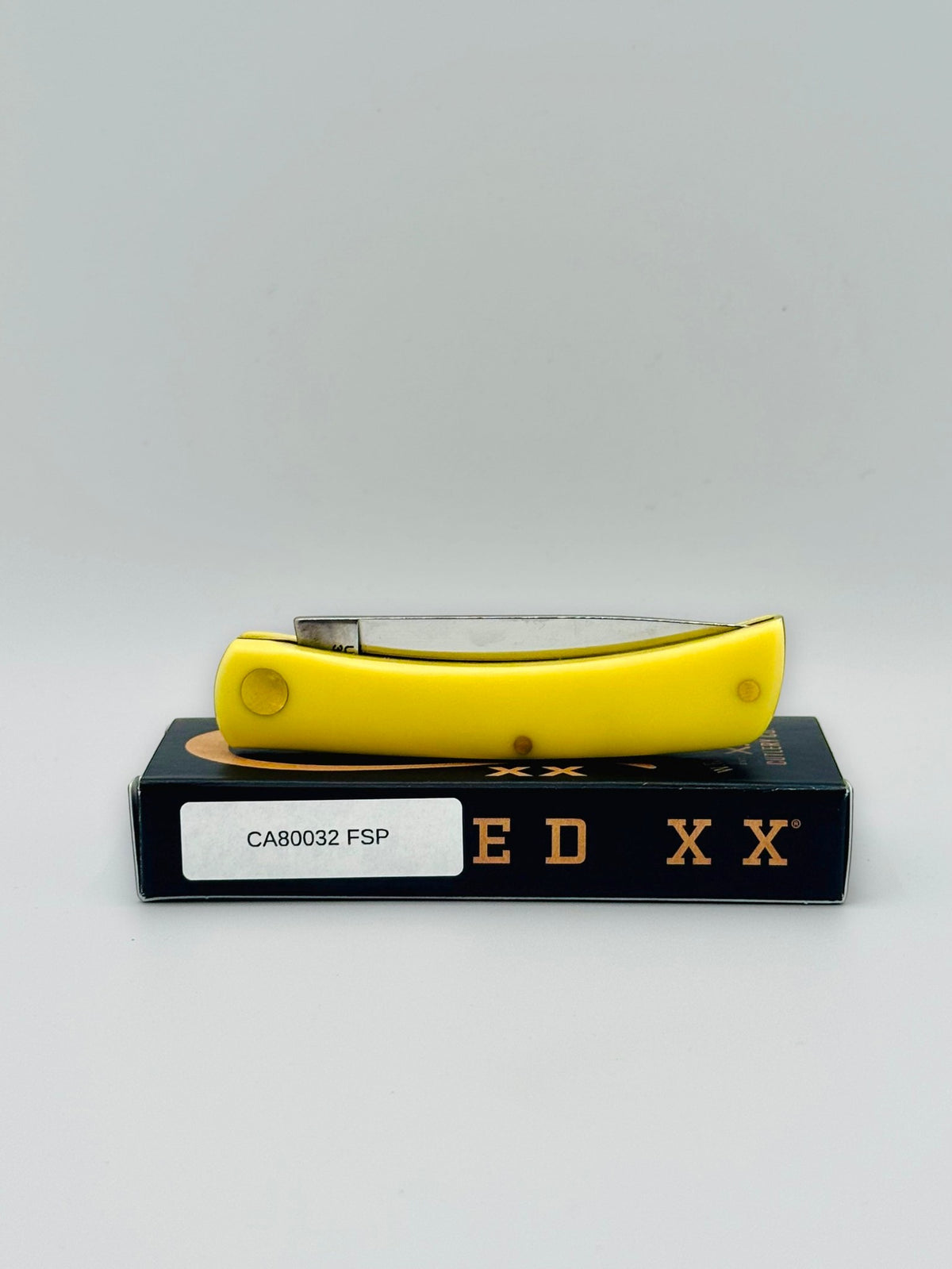 Case XX 80032FSP Farm Series Pig Yellow Synthetic Sod Buster Jr — photo 8