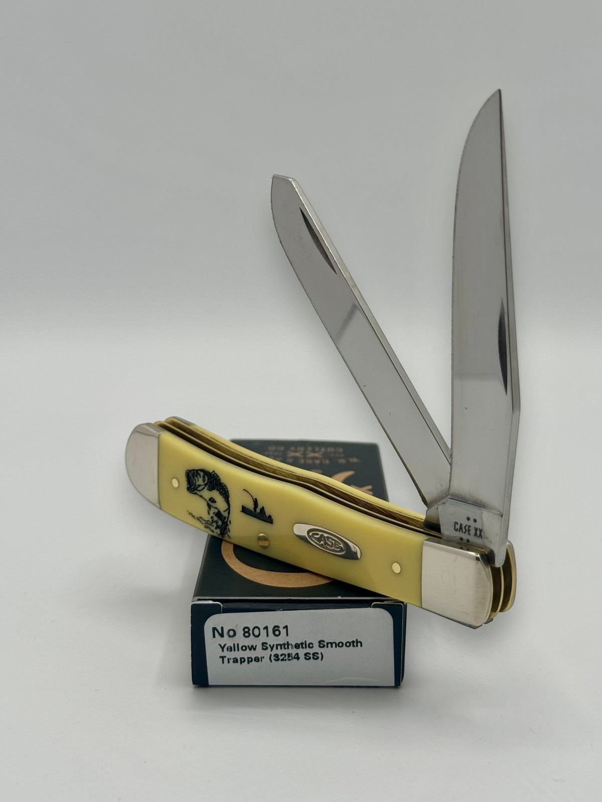 Case XX 80161BF Bass Fever Yellow Syn Trapper — closed on Case box
