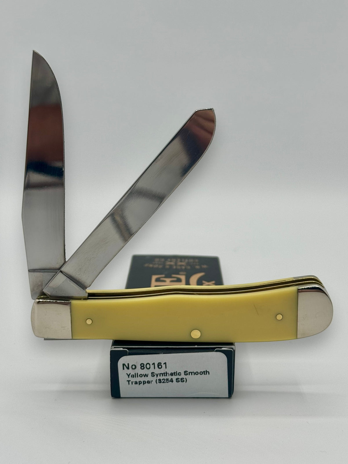 Case XX 80161BF Bass Fever Yellow Syn Trapper — angled open view