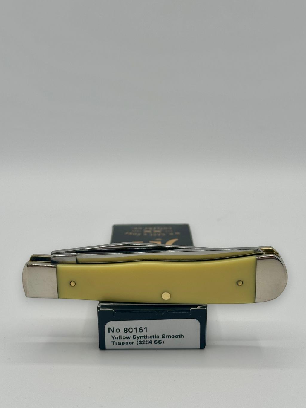 Case XX 80161SQ Squirrel Yellow Syn Trapper — packaging and knife together