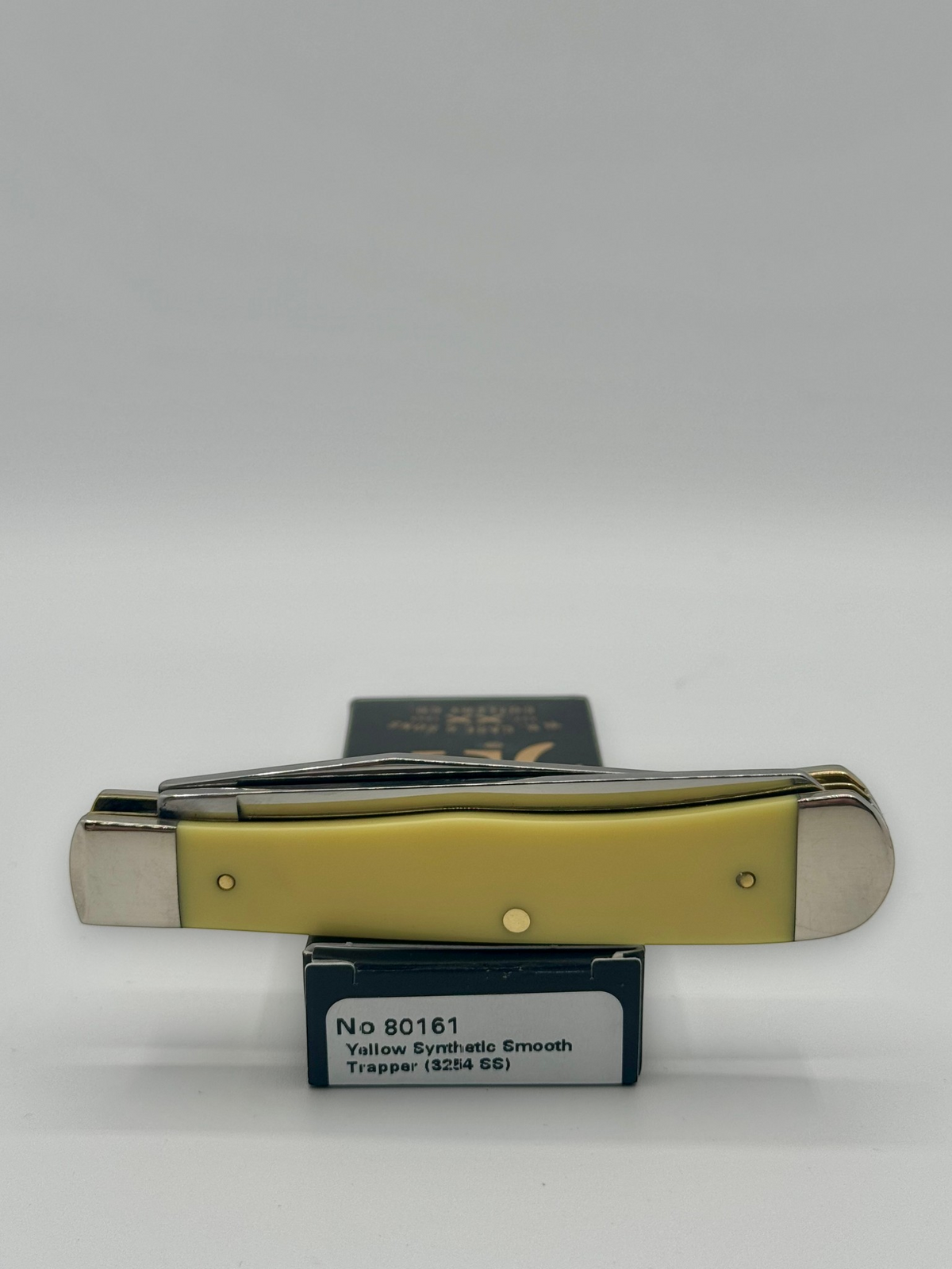 Case XX 80161SQ Squirrel Yellow Syn Trapper — packaging and knife together