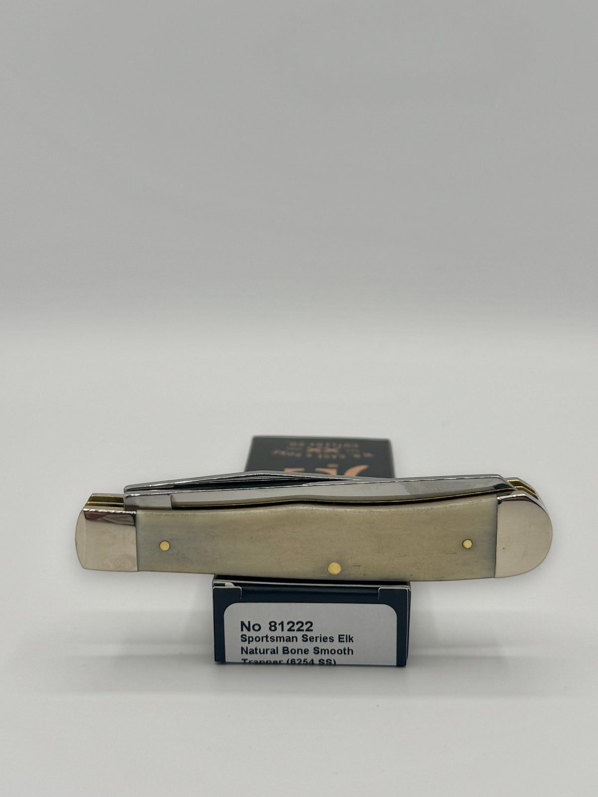 Case XX 81222 Sportsman Elk Bone Trapper — packaging and knife together