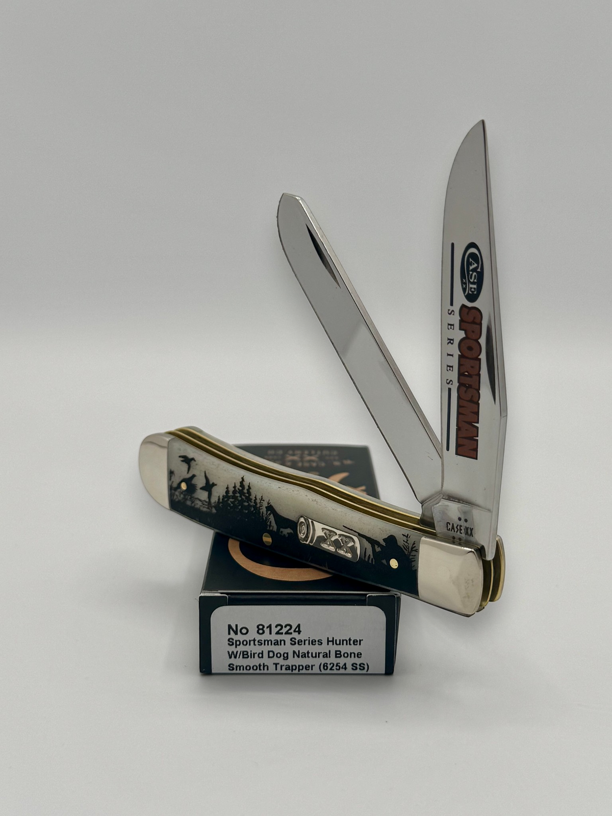 Case XX 81224 Bird Dog Bone Trapper — closed on Case box