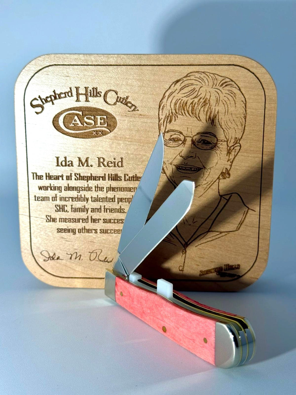 Case XX Ida Reid Lebanon commemorative Trapper with etched pink handle, photo 5