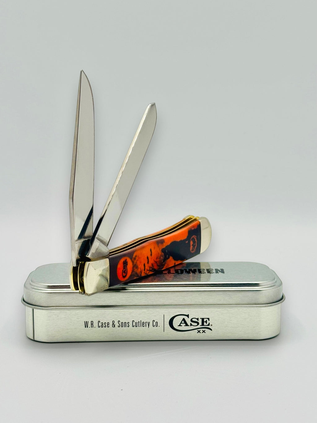 Case XX 13365 Halloween CCI White Synthetic Trapper — spine and bolster view