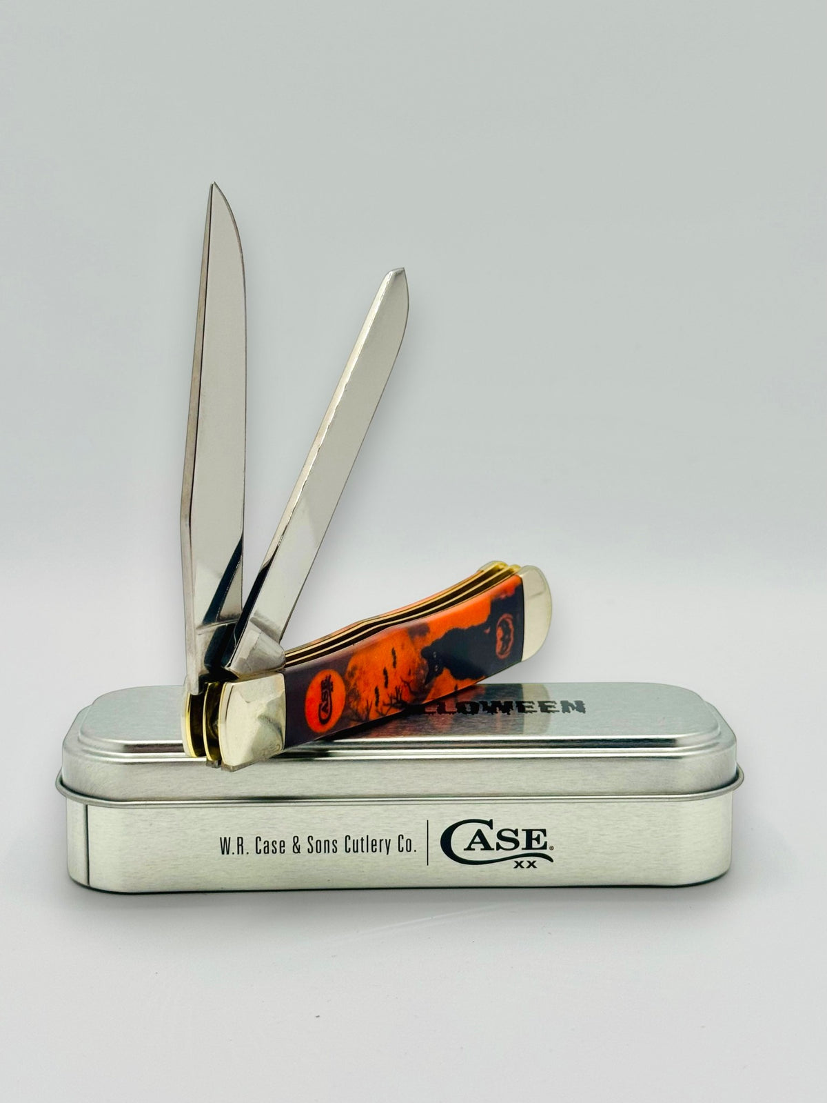 Case XX 13365 Halloween CCI White Synthetic Trapper — spine and bolster view