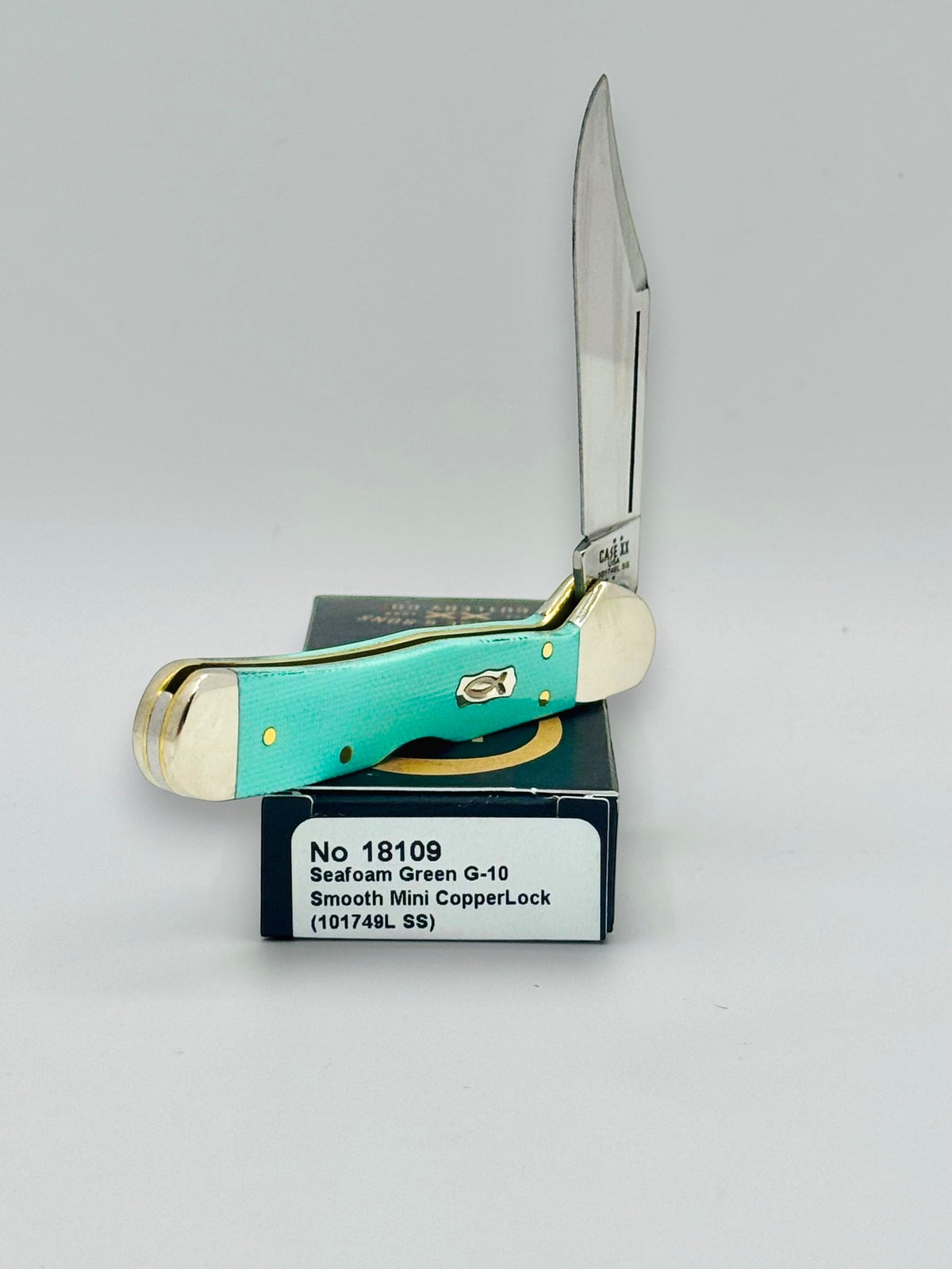 Case XX 18109 Seafoam Green G-10 Mini CopperLock — blade detail on Case box