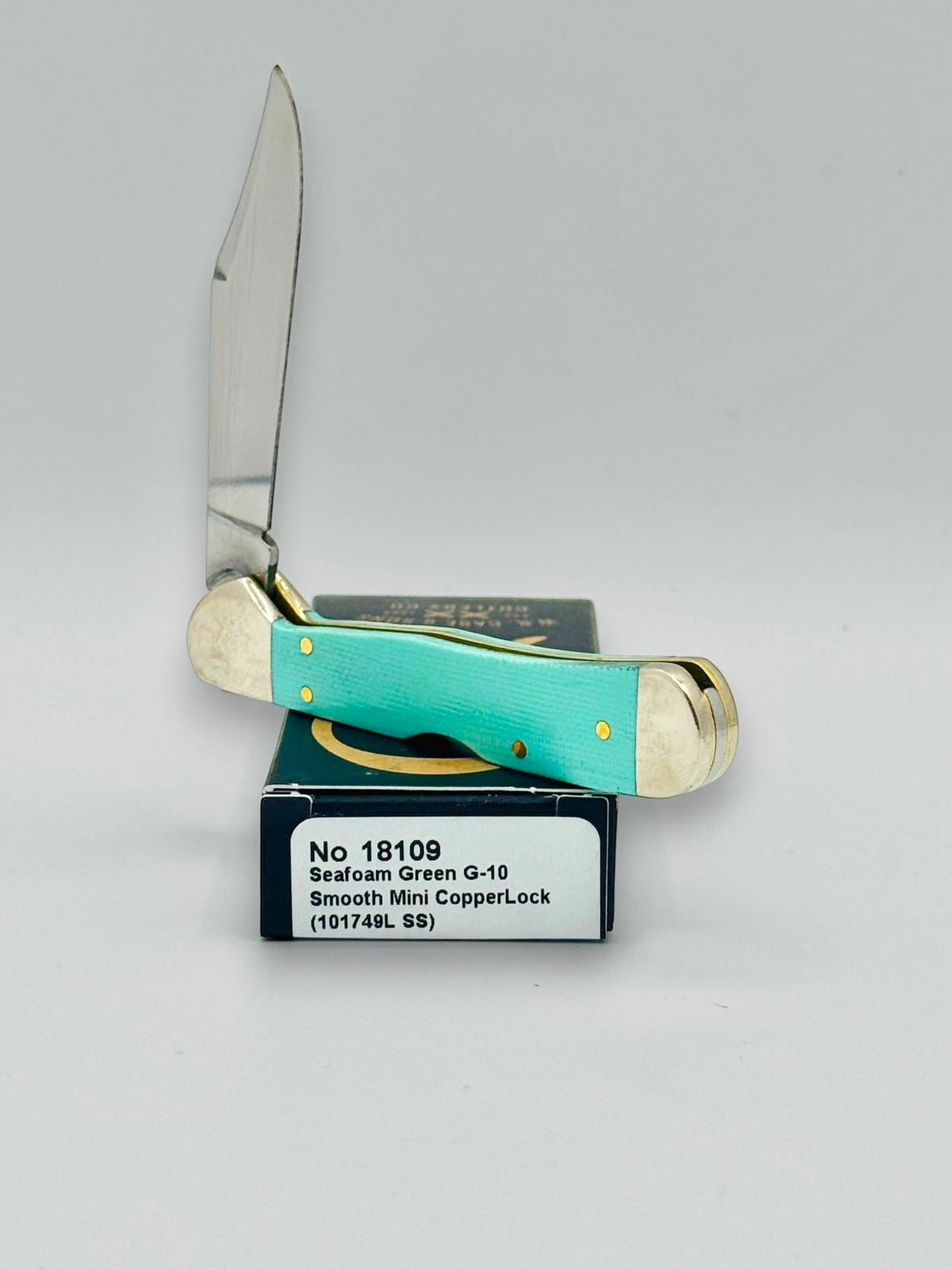 Case XX 18109 Seafoam Green G-10 Mini CopperLock — handle and shield detail