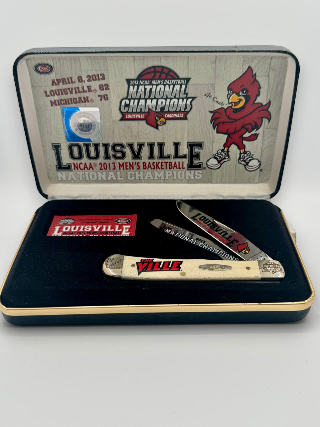 Case XX UofL 2013 Champs Bone Trapper — closed on Case box