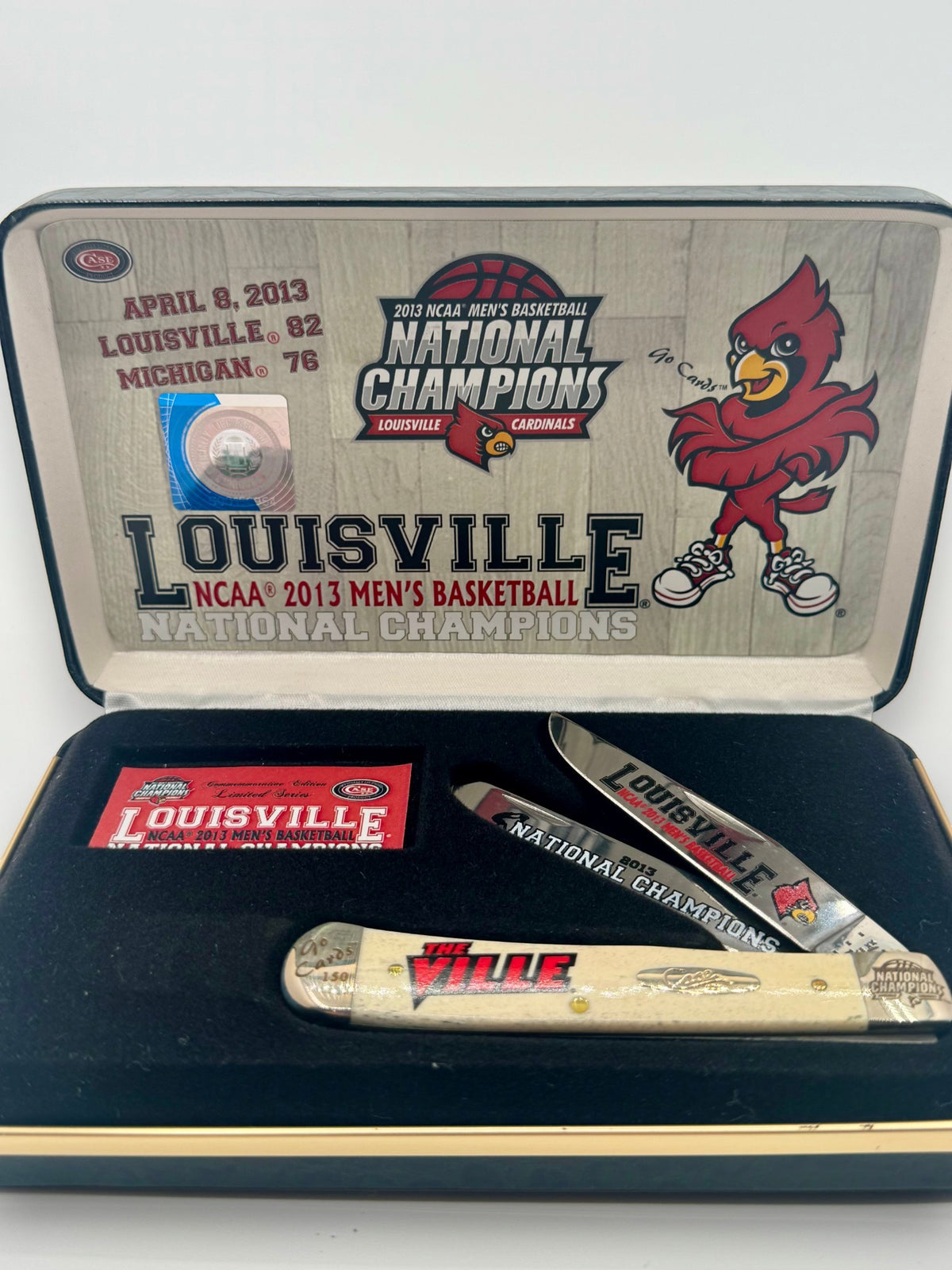 Case XX UofL 2013 Champs Bone Trapper — handle and shield detail
