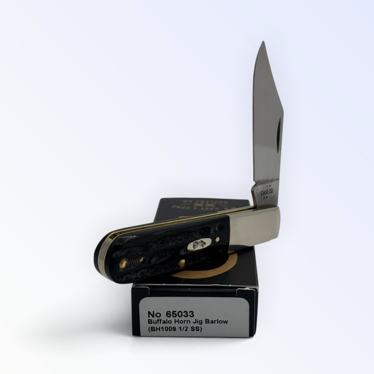 Case XX – Buffalo Horn Jig Barlow, SKU CA65033 — three-quarter open shot showing jigged horn handle and bolster