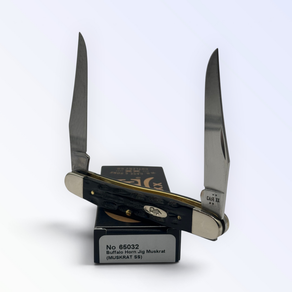 Case XX 65032 – Buffalo Horn Jig Muskrat — angled open view on Case XX packaging