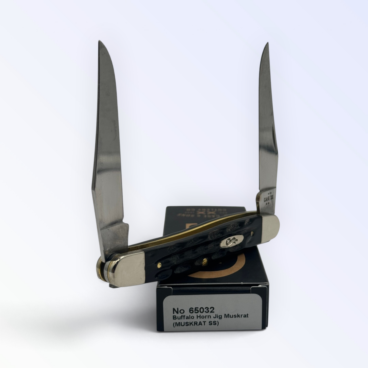 Case XX – Buffalo Horn Jig Muskrat, SKU 65032 — closed profile on the Case XX box